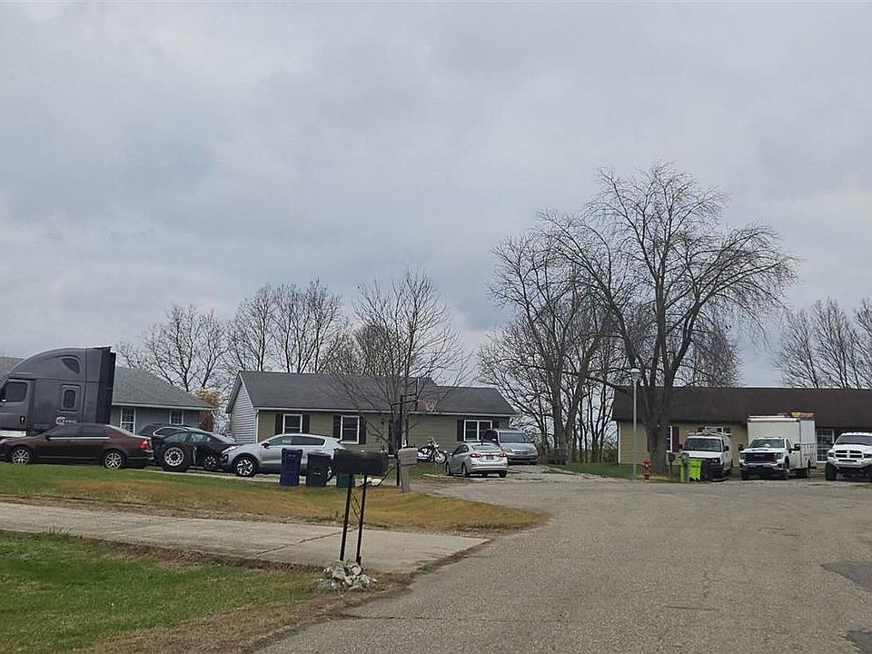 2nd image of 320 Shawnee Trl