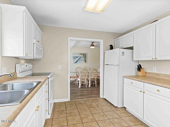 3rd image of 403 Sailfish St