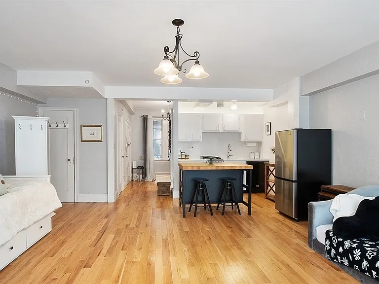 250 Beacon St #1B — Photo 4