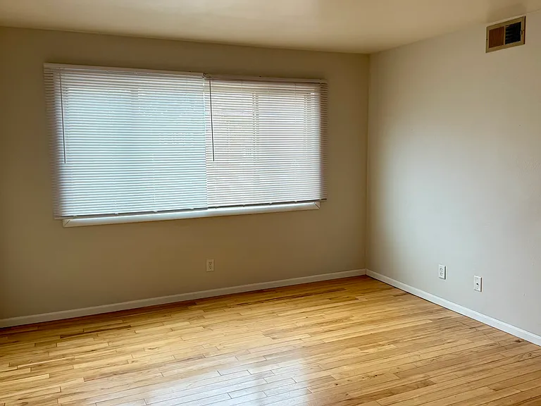 411 E Market St #103B — Photo 4