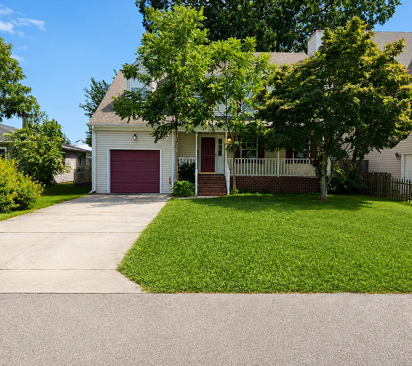 8824 Hammett Ave