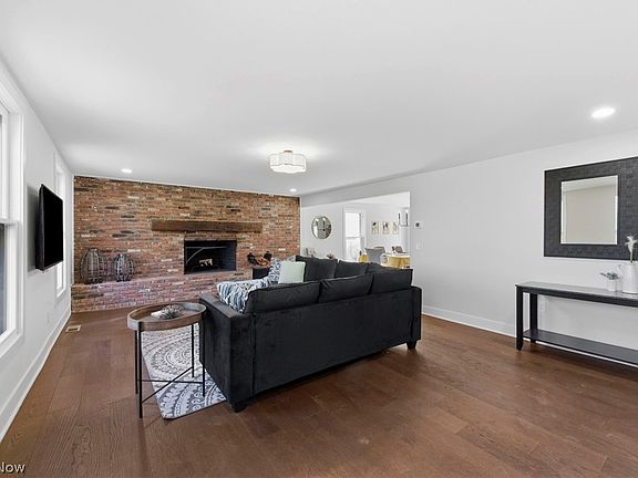 4th image of 5498 Hudson Dr