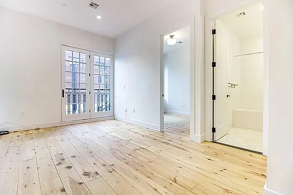 Rented by Nooklyn NYC LLC | media 49