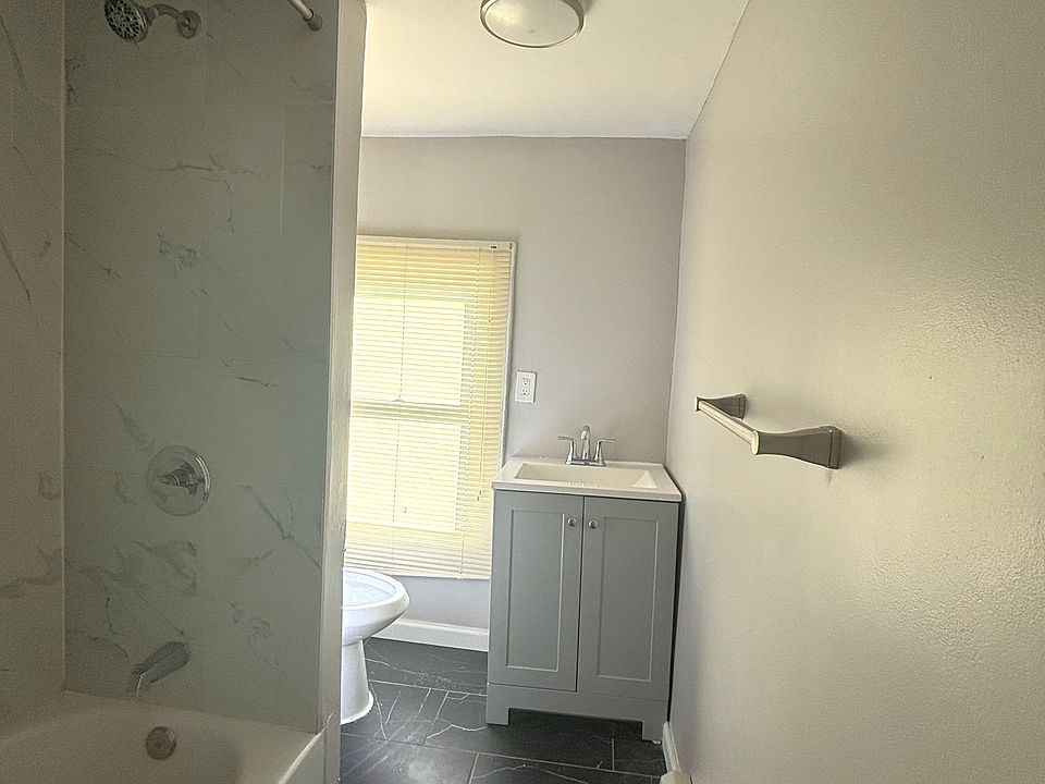 2nd image of 179 New St APT 2