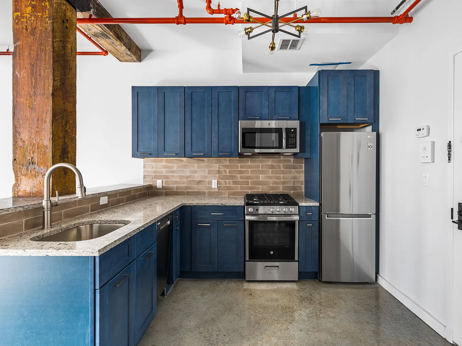 38 Roebling Street — Photo 3