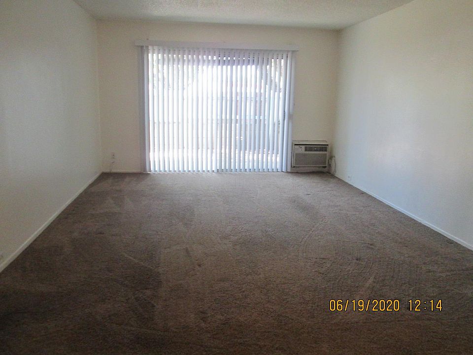 2nd image of 204 W F St #4d71eb7ce
