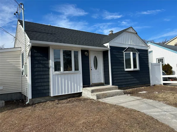 513 S 9th Street, Lindenhurst, NY 11757