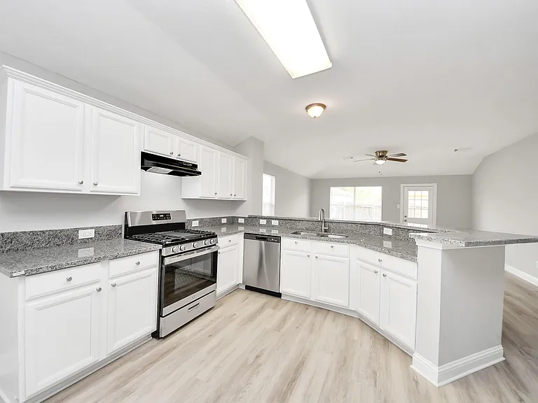19618 Beachy Ct — Photo 10