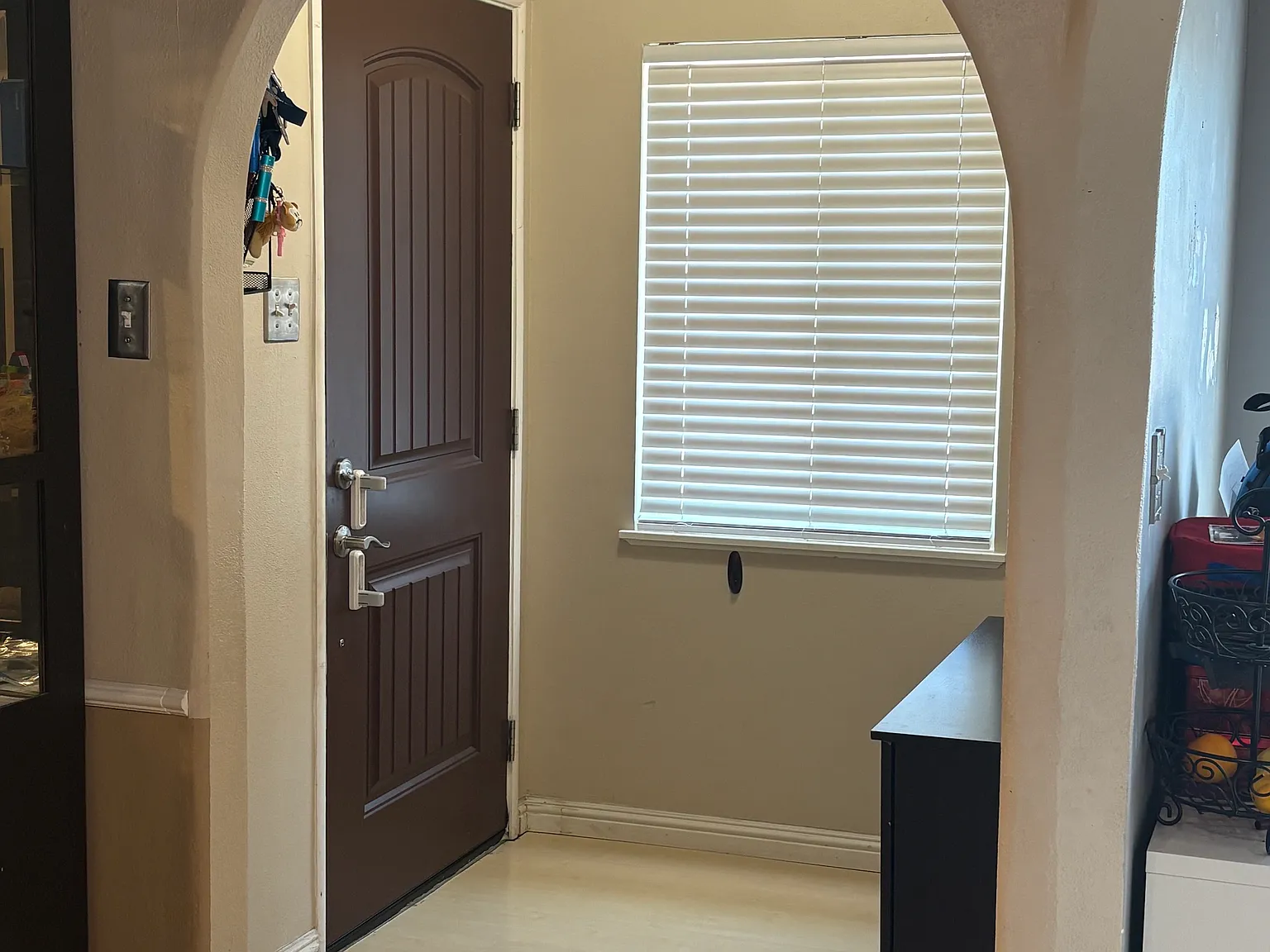 3 bed, 1296 sqft, $4,450 — Photo 4