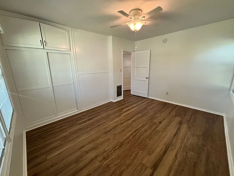 8112 Taylor St — Photo 13