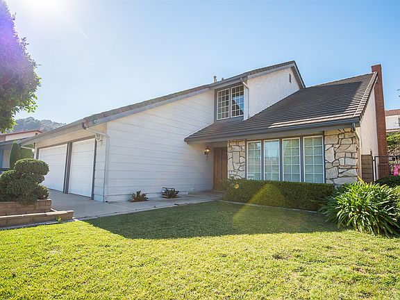 4th image of 2389 Mountain Brook Dr
