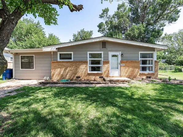1416 E Cloverdale Dr, Wichita, KS 67219
