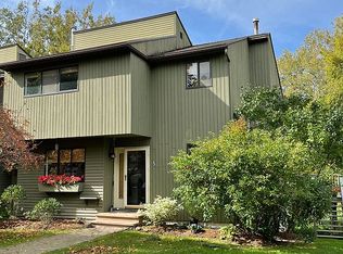 5 Chelmsford Grn, South Burlington, VT 05403