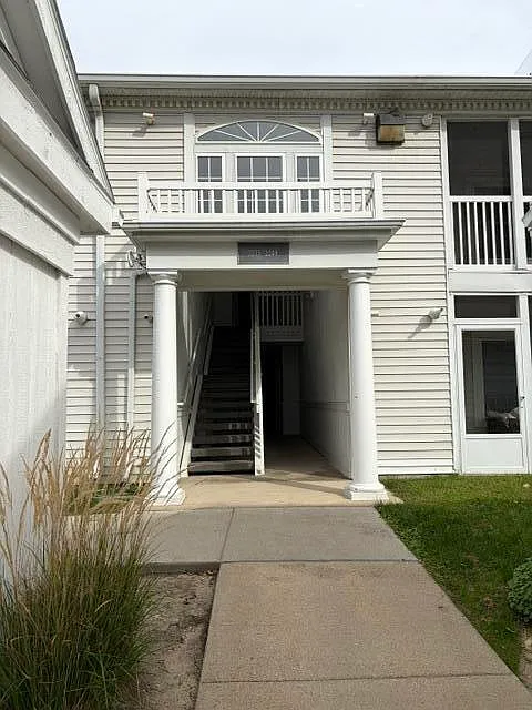 2 bed, 2.0 bath, 1086 sqft, $1,875 — Photo 3