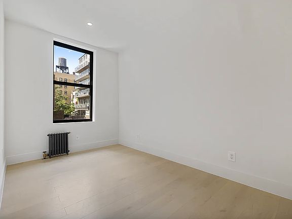 5th image of 301 W 22nd St APT 26