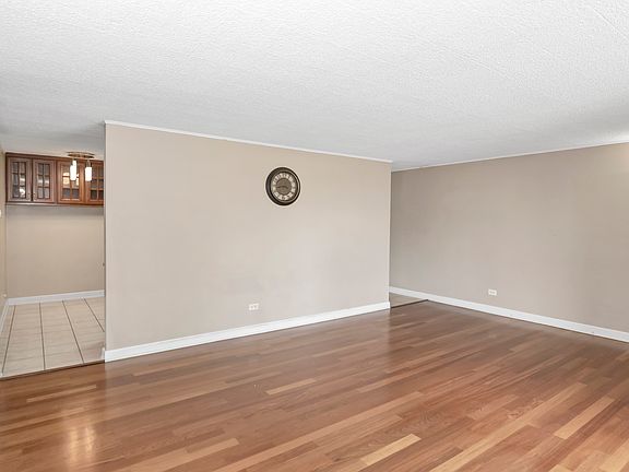 4th image of 940 Beau Dr Unit 202