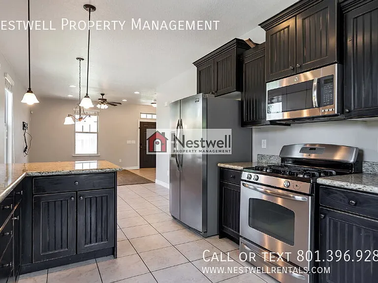 4631 W Vermillion Dr — Photo 4