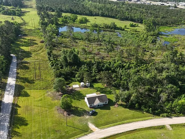 32 Saddle Dr, Hazlehurst, GA 31539