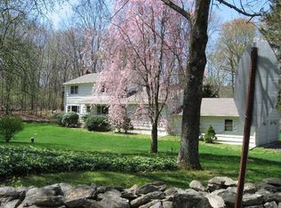 2 Tannery Ln N, Weston, CT 06883