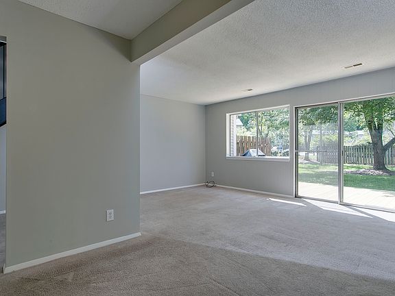 2nd image of 220 Elizabeth St APT C8