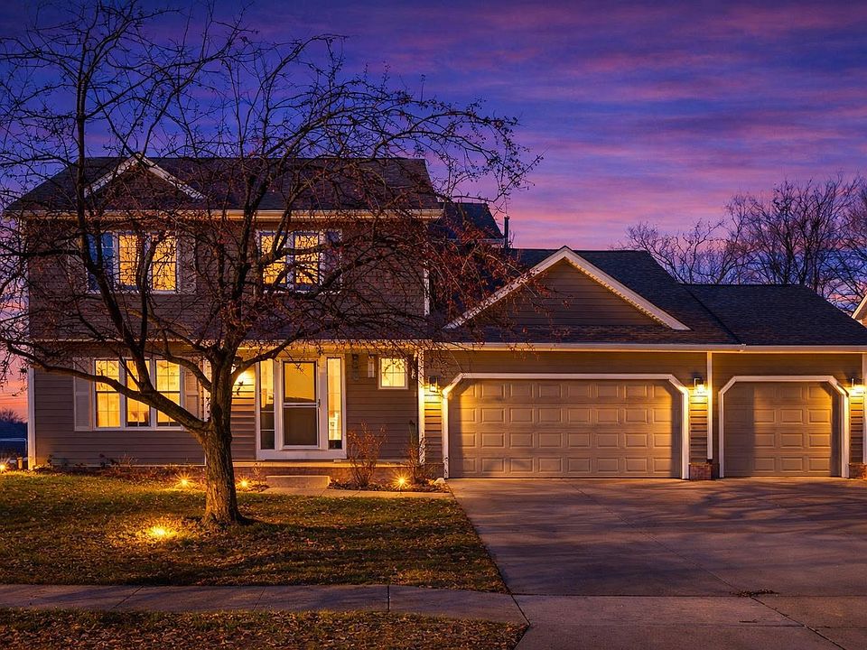 1st image of 3010 SW Coves Dr