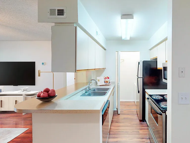 Lakewood Place — Photo 11