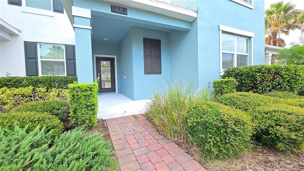 4 bed, 3.5 bath, 1992 sqft, $2,950 — Photo 3