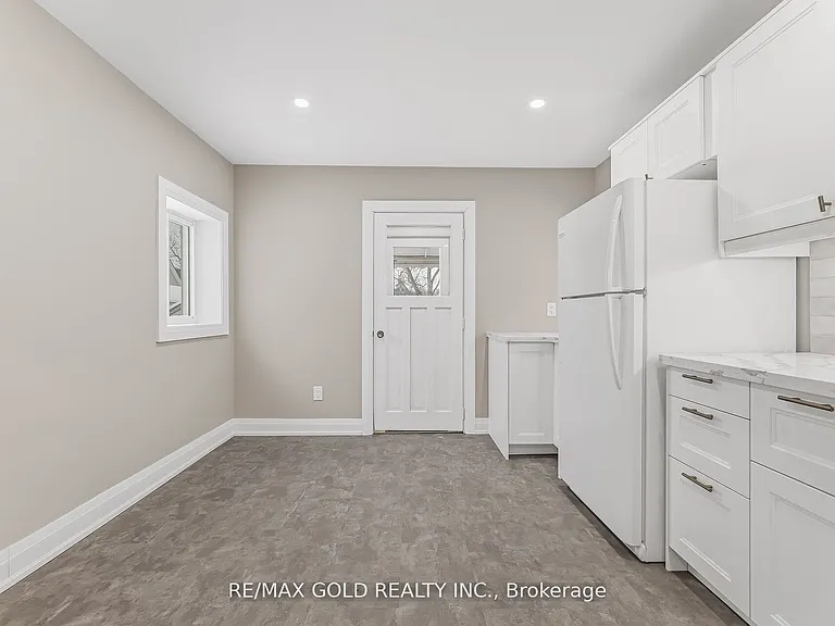 4445 Simcoe St — Photo 20