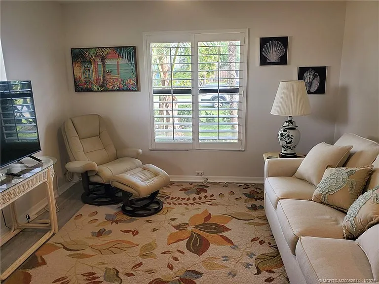 590 NE Lima Vias — Photo 24