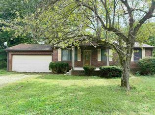 6822 Yankeetown Rd, Newburgh, IN 47630