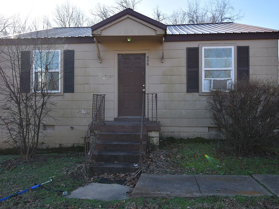 1st image of 998 Woody Hills Dr