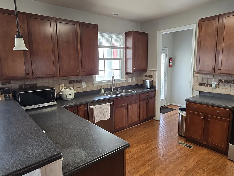 4804 Coachmans Landing Ct — Photo 17