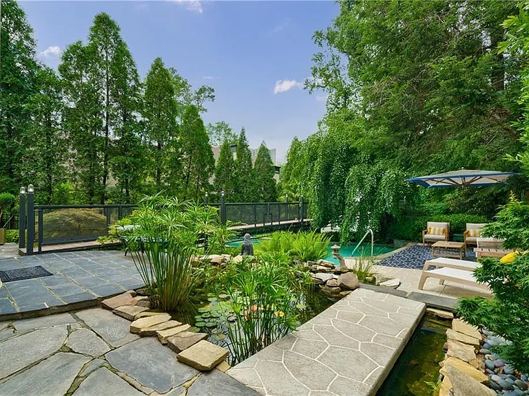 114 Lindbergh Dr NE — Photo 38