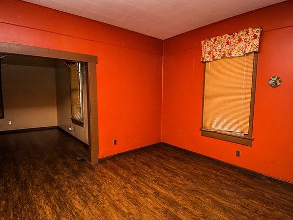 5th image of 1227 Busseron St