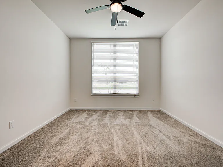 3027 Pescara Dr — Photo 44