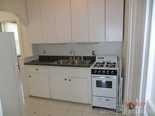 3rd image of 605 W Hudson Ave APT 1