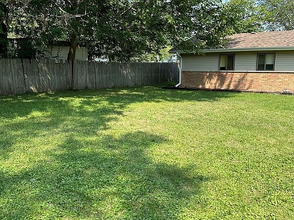 5th image of 442 Shabbona Dr