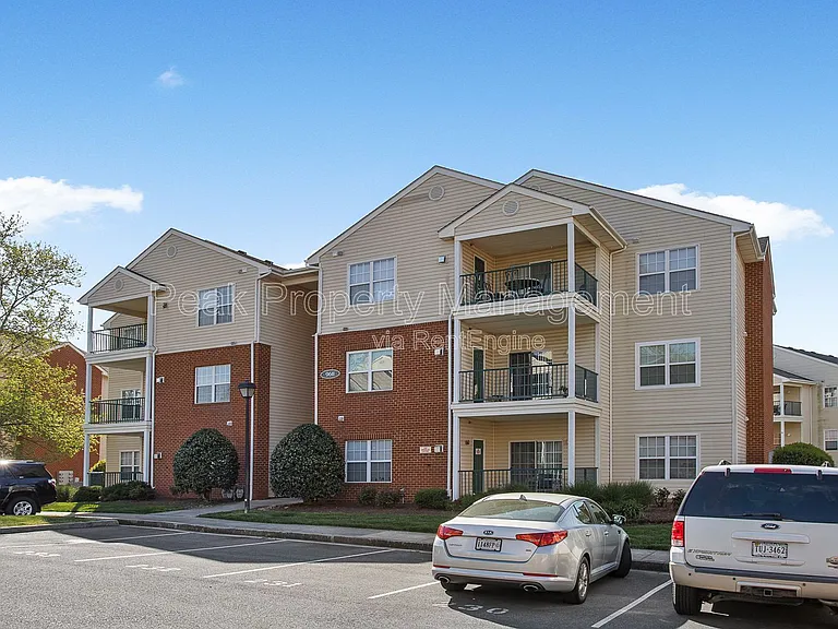 801 Virginia Center Pkwy — Photo 81