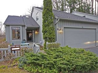 55 Winding Creek Ln, Rochester, NY 14625