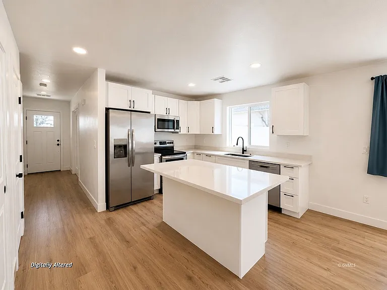 1600 E Kelson Pl — Photo 4
