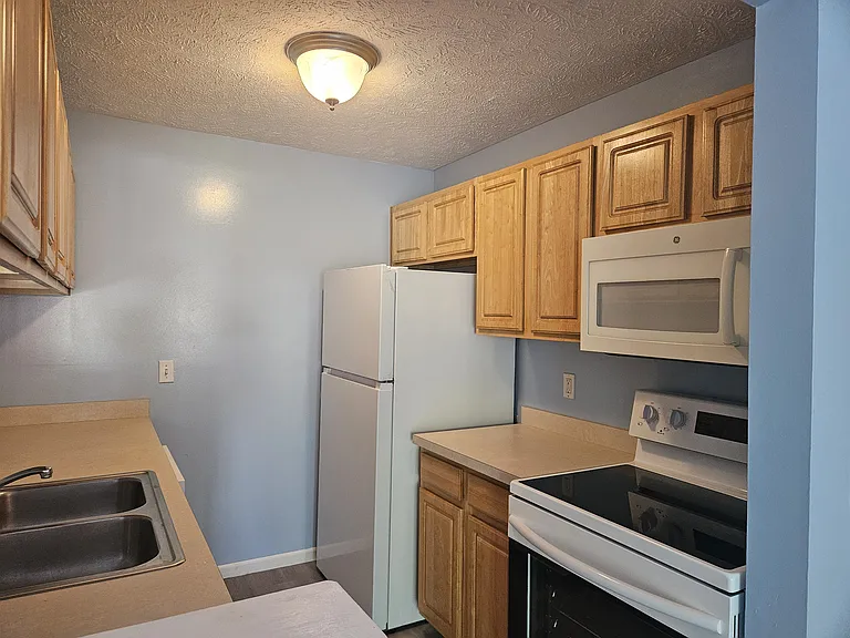 811 Carom Cir — Photo 8