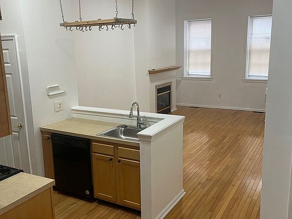 5th image of 236 Quarry St
