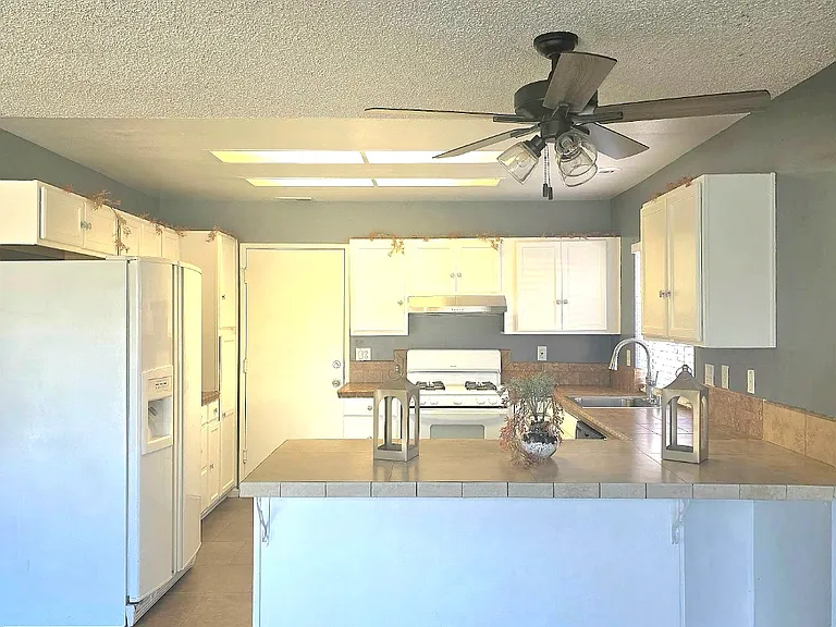 621 E Avenue J12 — Photo 6