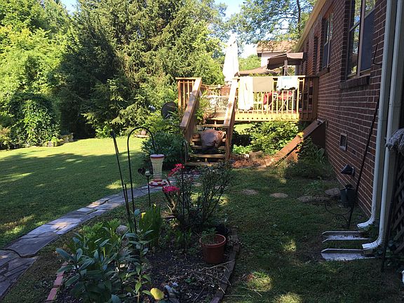 5th image of 514 Woodlawn Pike