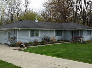 302 W Bogart Rd, Sandusky, OH 44870