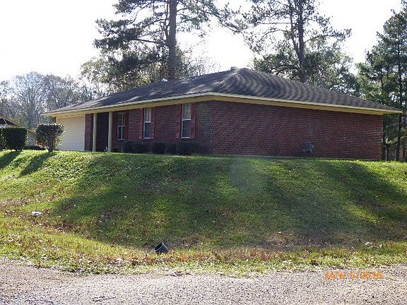 2nd image of 2 Cottonwood Dr