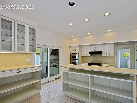5th image of 5201 S Flagler Dr