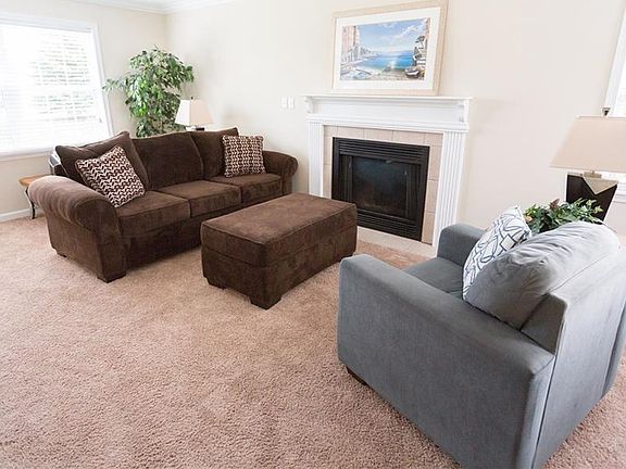 3rd image of 1590 Southwestern Blvd APT 19