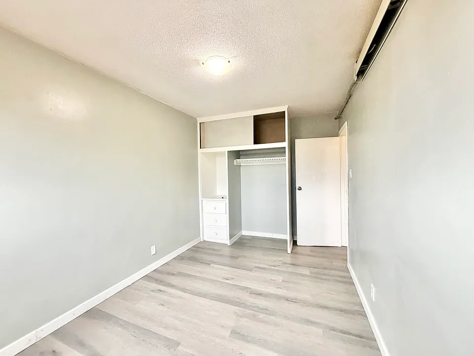 104 King Edward Ave