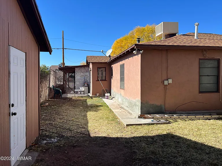 406 N 1st Ave — Photo 21
